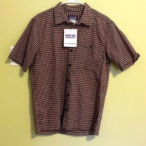 20% OFF BUNDLES! NWT Patagonia Short Sleeve Button Up. Red/Black/White Check. M